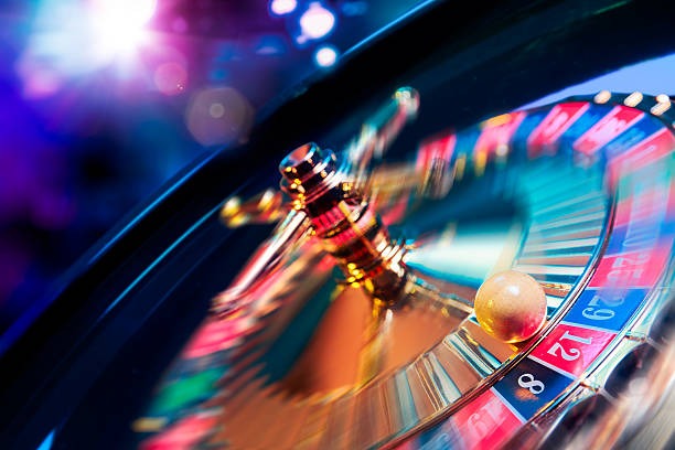 mpoyes live casino betting interface showing live table limits and chat